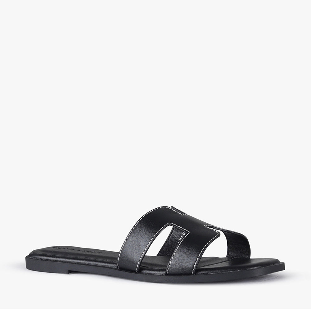 Leia by Pied A Terre Womens Black Flat Sandal Famous Footwear