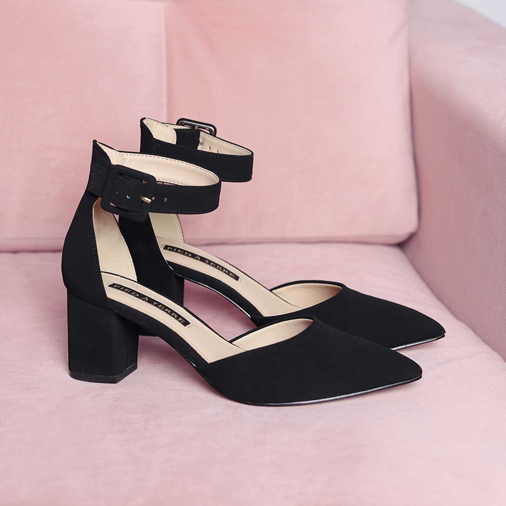 Journee Collection Women's Loxley Pump | Famous Footwear