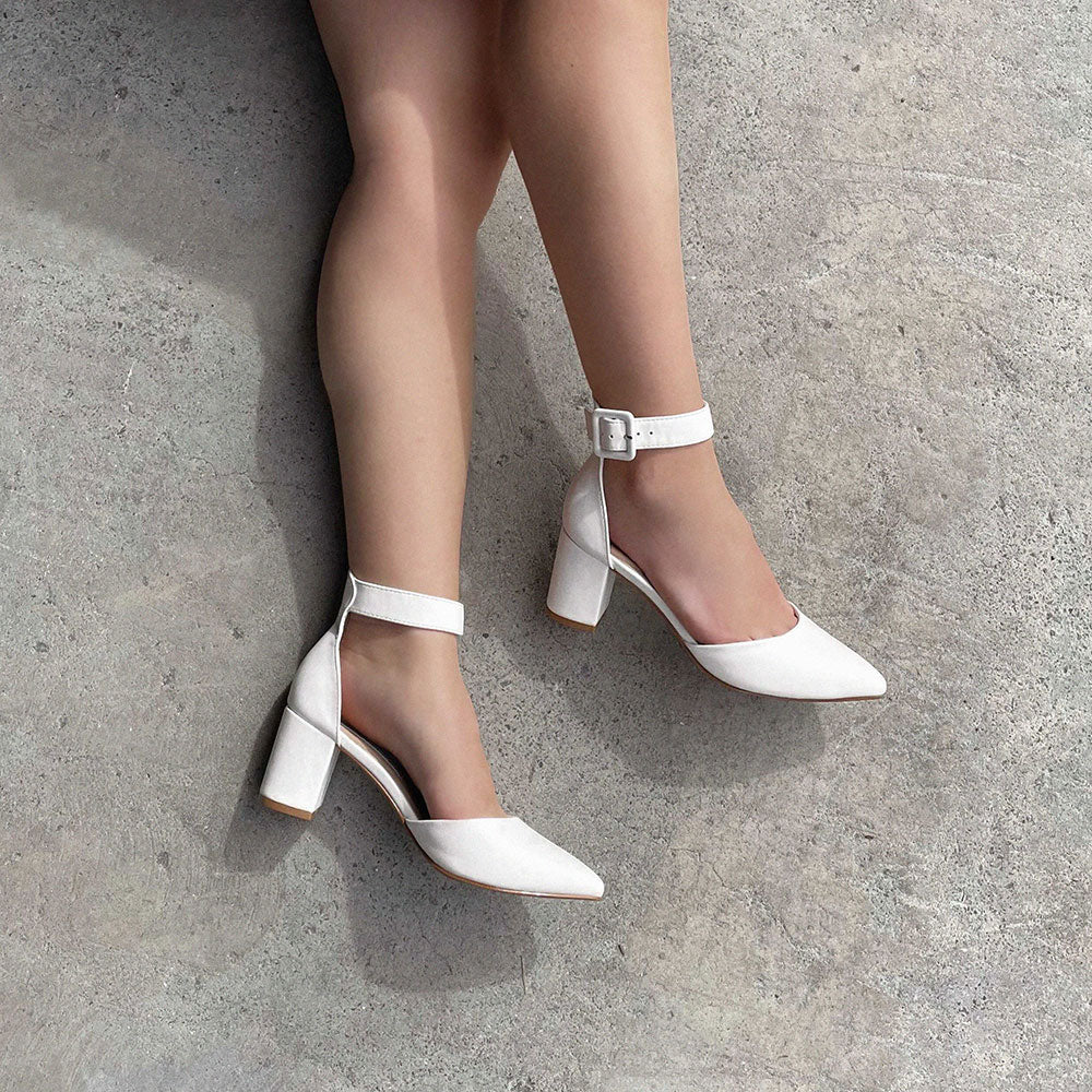 Black & White Pointed Toe T-Strap Heels | Anne Fontaine US